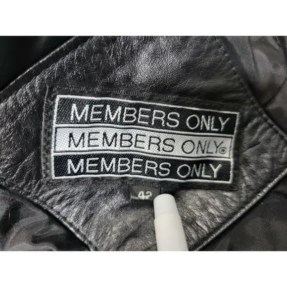 VTG 1980s MEMBERS ONLY Classic Black Leather Jacket SZ 42 fits mens Moto Zip - Picture 3 of 3